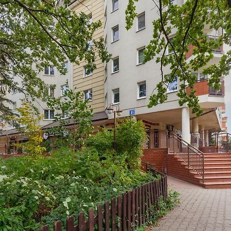 Cozy Apartment With Parking In Warsaw Ursus By Noclegi Renters Eksteriør bilde