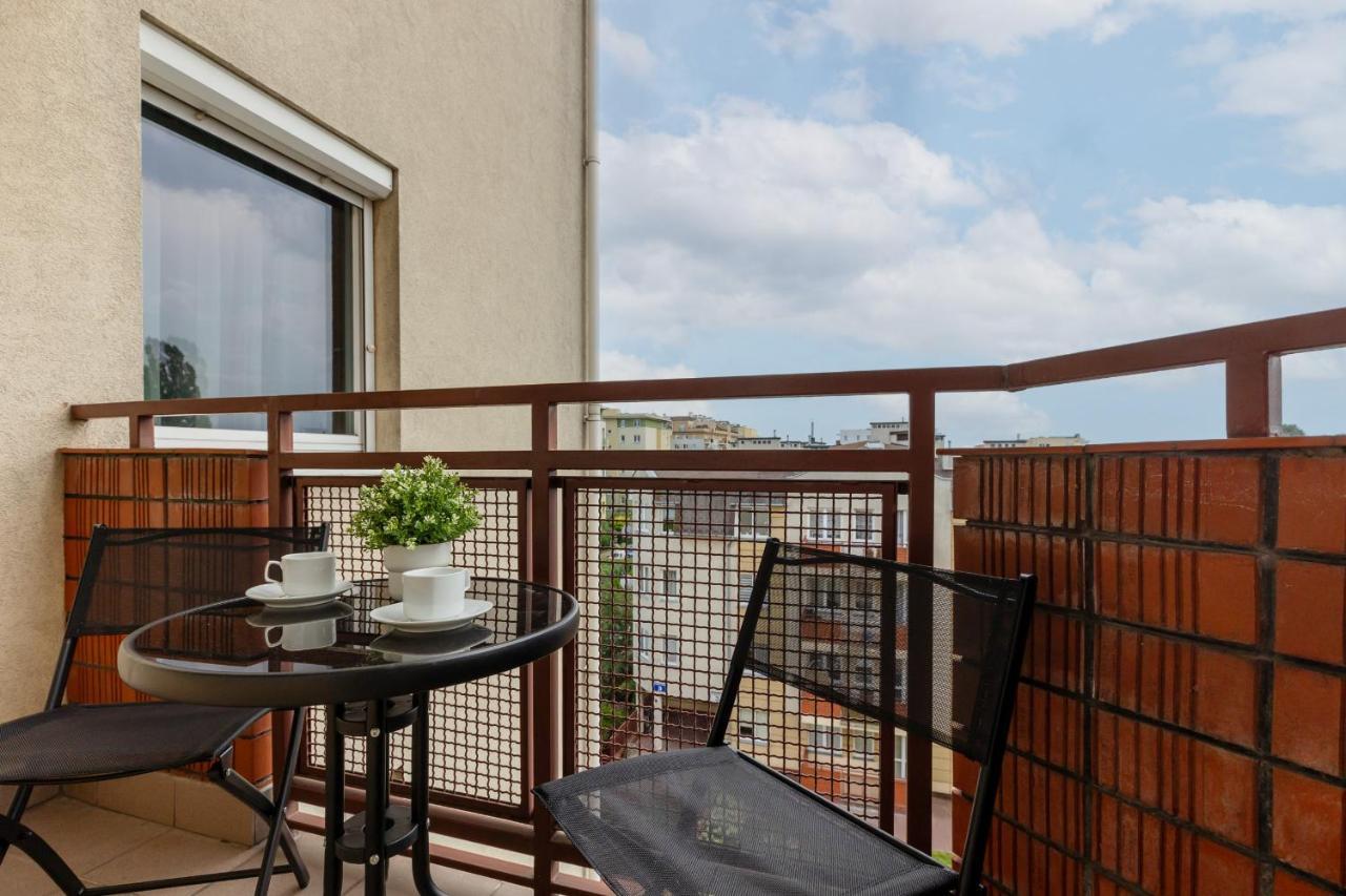 Cozy Apartment With Parking In Warsaw Ursus By Noclegi Renters Eksteriør bilde