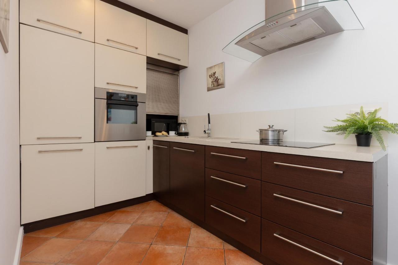 Cozy Apartment With Parking In Warsaw Ursus By Noclegi Renters Eksteriør bilde