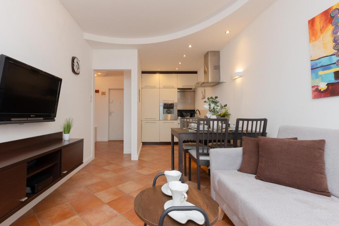 Cozy Apartment With Parking In Warsaw Ursus By Noclegi Renters Eksteriør bilde