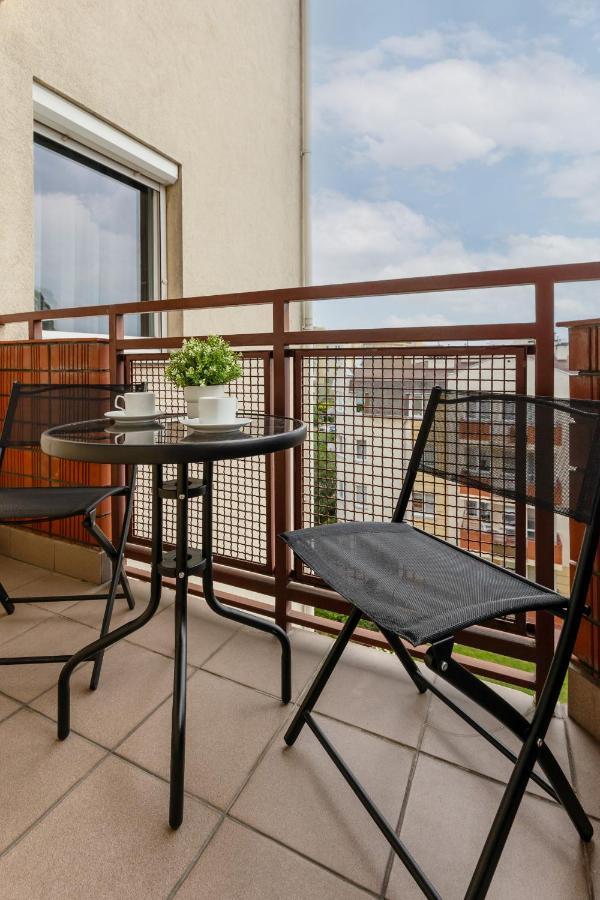 Cozy Apartment With Parking In Warsaw Ursus By Noclegi Renters Eksteriør bilde